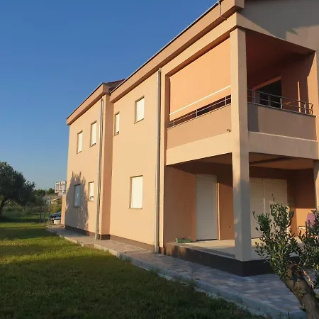 Apartamento Borna Sukošan