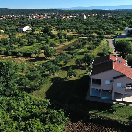 Borna Apartament Sukošan